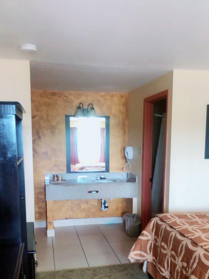 Sunflower Inn Галлоуэй Экстерьер фото
