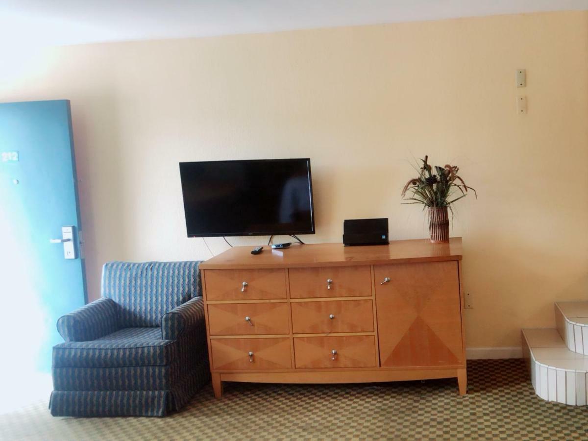 Sunflower Inn Галлоуэй Экстерьер фото